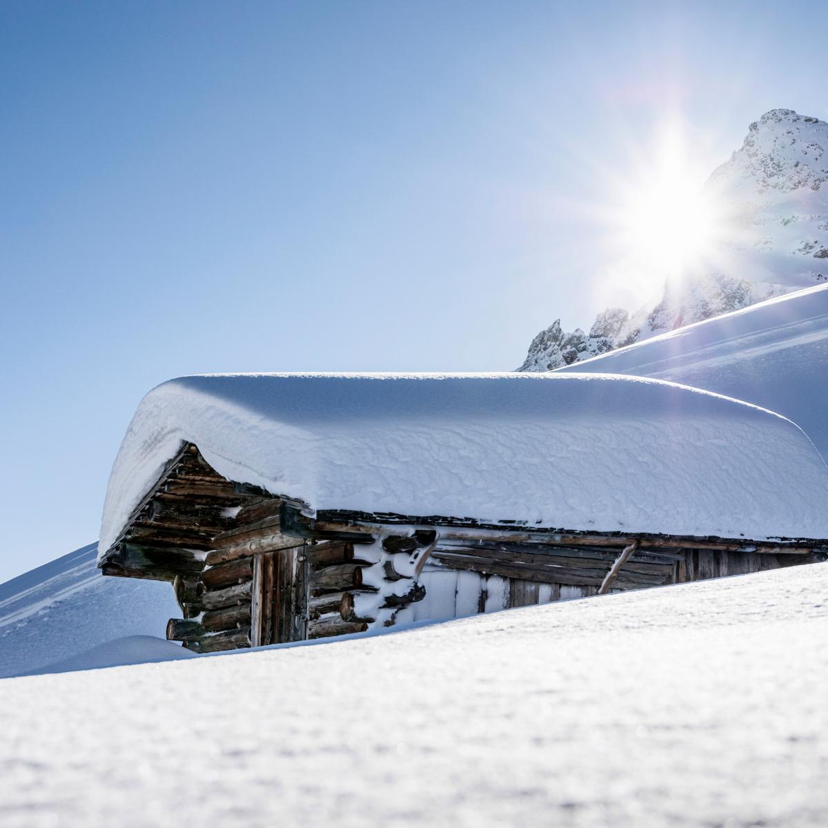 Alphütte im Montafon im Winter